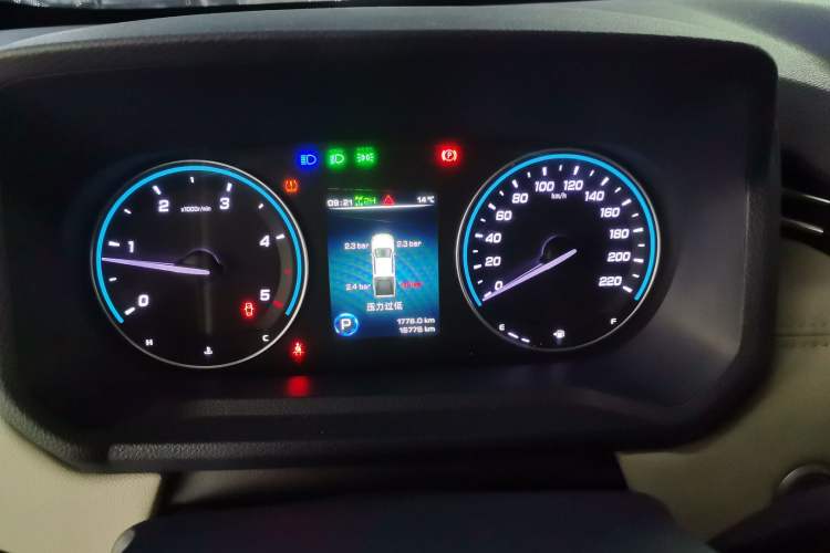 Used JMC DaDao 2023 All-Win 2.3T Diesel Automatic 4x4 Long-Wheelbase Comfort Edition
