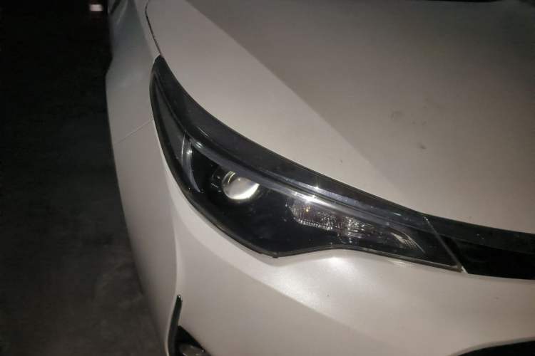 Used Toyota Levin 2017 Revised 185T CVT Elite Edition China V Standard Right Front Headlight