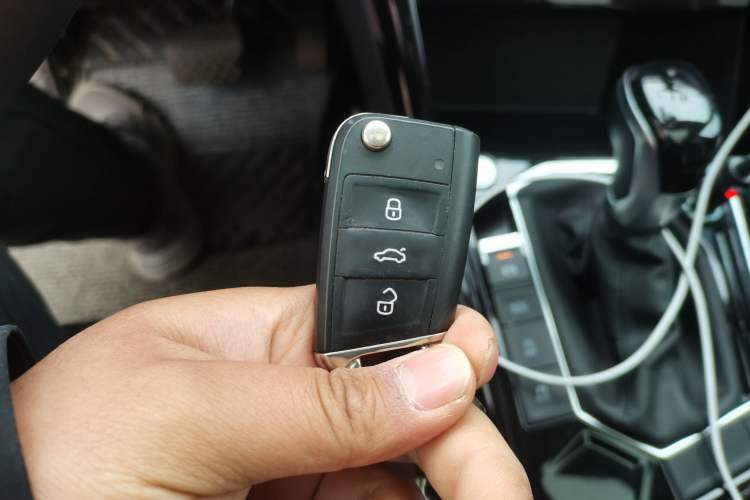 Used Volkswagen Tayron 2022 280TSI Two-Wheel Drive Luxury Smart Connectivity Version Vehicle Key