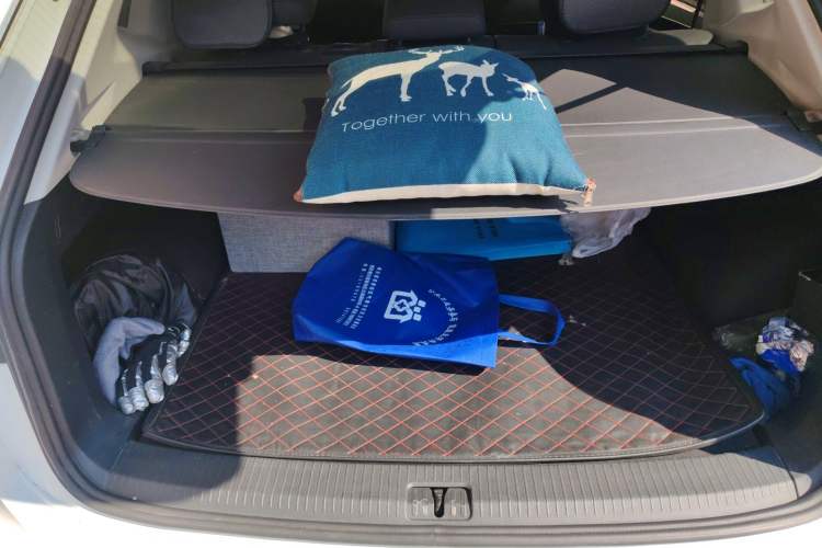 Used Volkswagen Tayron 2019 330TSI Two-Wheel-Drive Luxury Version China V Emission Standard Trunk