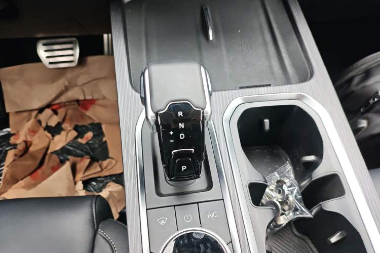 Used Chery Explore 06 2025 Urban Edition 1.6T Two-Wheel Drive Luxury Gear Lever