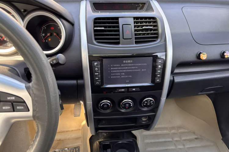 Used Changan CX20 2014 1.4L IMT Sunroof Navigation Version China IV Standard
