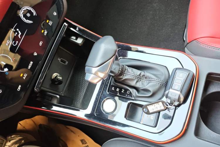 Used Dongfeng Aeolus Yixuan 2021 230T Automatic Zuiying Knight Edition
