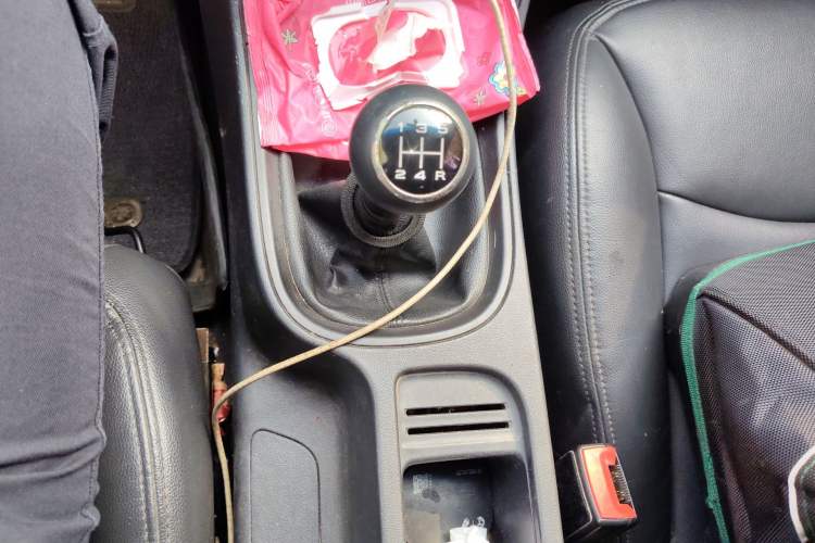 Used Roewe 360 2015 1.5L Manual Luxury Edition Gear Lever