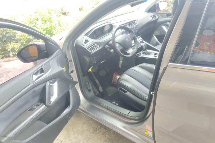 Used Peugeot 308 2016 350THP Automatic Prestige Edition Driver Seat