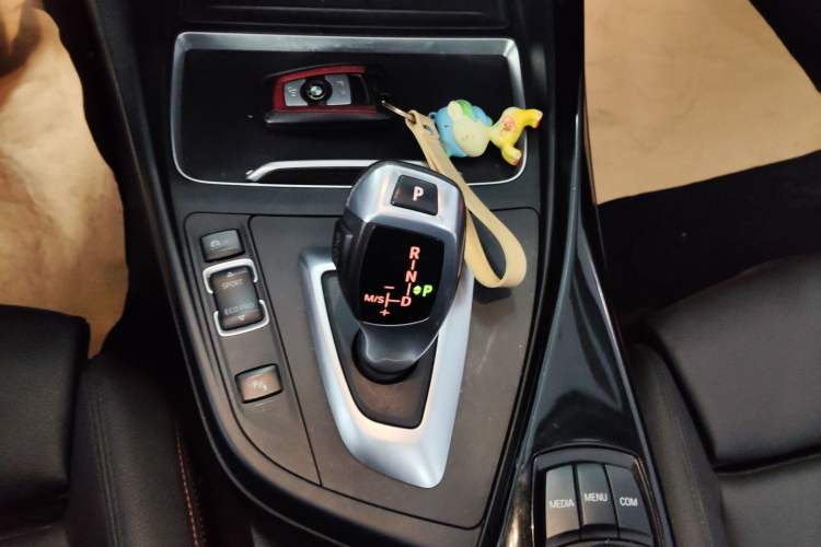 Used BMW 2 Series 2018 220i Convertible Coupe Sports Design Package