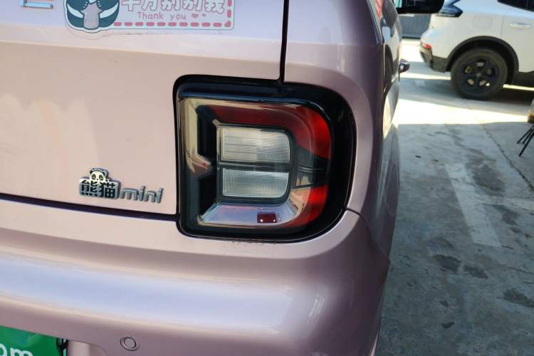Used Geely Galaxy Panda 2024 Panda Mini 200km Endurance Bear Right Rear Taillight