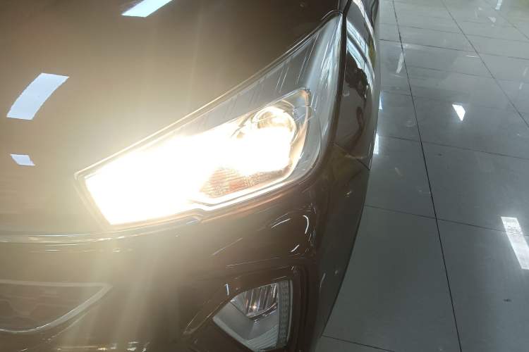 Used Wuling Hongguang S3 2019 1.5L Manual Luxury Model China VI Standard
