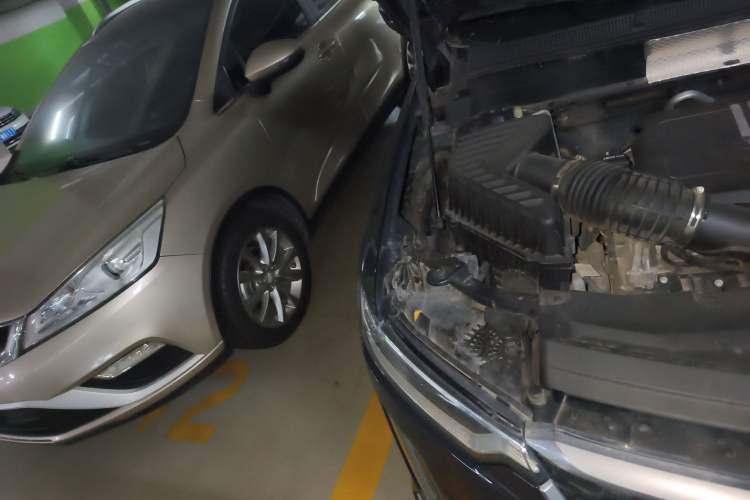 Used Cadillac XT6 2021 2.0T 6-Seater Two-Wheel Drive Luxury Version Right Front Headlight