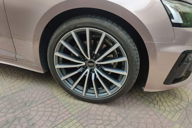 Used Audi A5 2024 Sportback 40 TFSI quattro Luxury Dynamic Model Right Front Wheel Hub