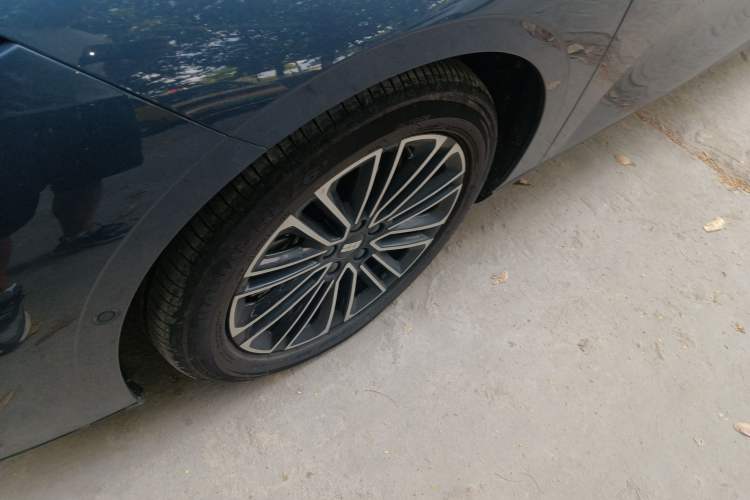 Used Geely Galaxy Galaxy 8 2025 130km EM-i Deluxe Edition
