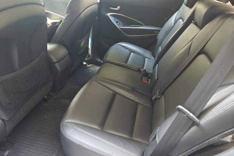 Used Hyundai Santa Fe 2013 Revised Version 2.0T Automatic All-Wheel Drive Top-Tier Trim