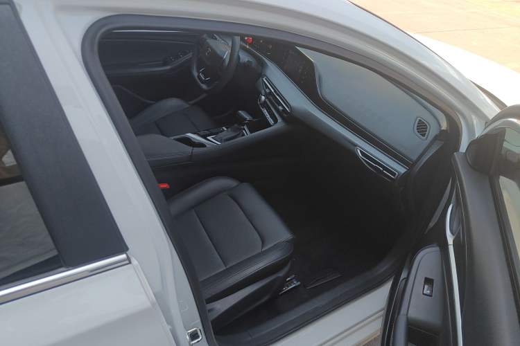 Used Changan Eado 2022 PLUS 1.6L GDI CVT Elite Model