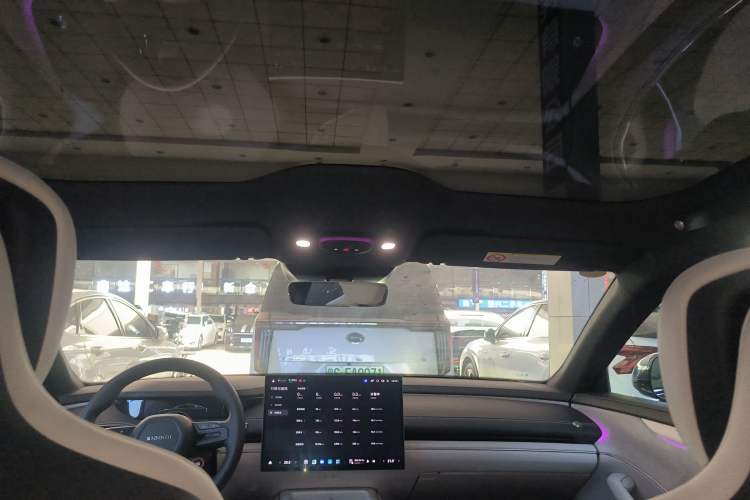 Used Xiaomi Auto SU7 2024 Rear-Drive Ultra-Long Range Advanced Pro-Level Intelligent Driving Version
