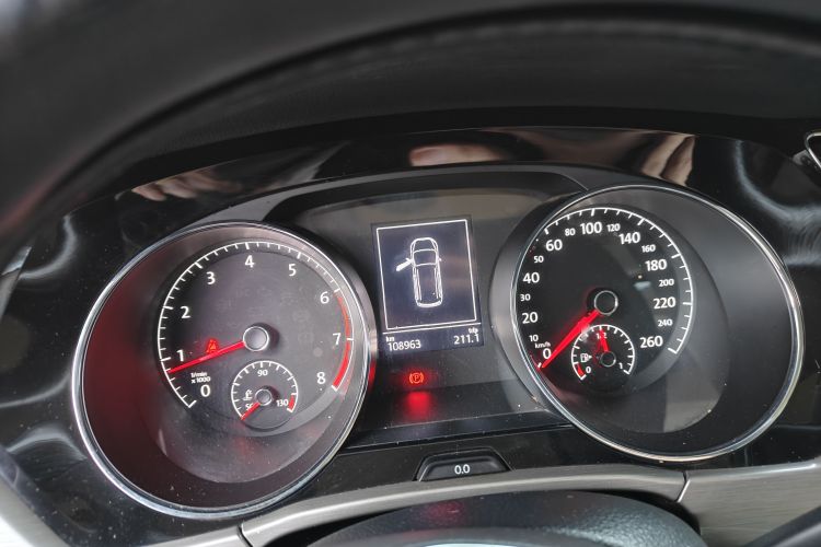 Used Volkswagen Touran 2018 Volkswagen Touran L 280TSI DSG Comfort Edition 7 Seats China V Emission Standard Odometer Close Up