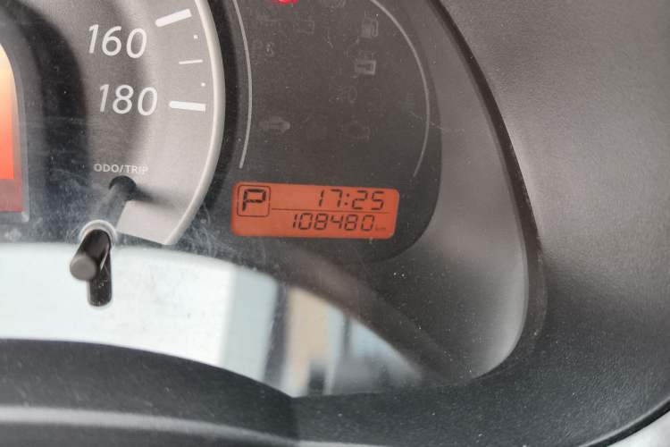 Used Nissan March 2015 1.5L Automatic E-Xuan Edition Odometer Close Up