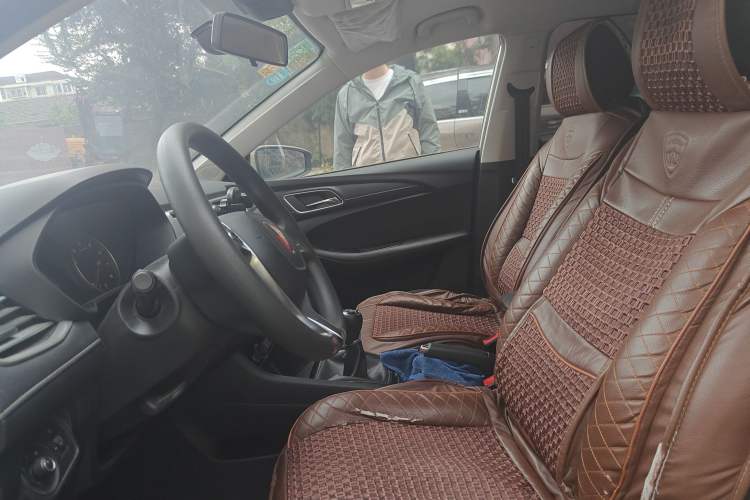 Used Roewe i5 2019 1.5L Manual 4G Connected Langyue Edition
