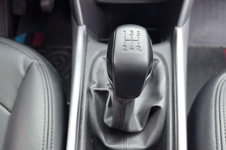 Used Peugeot 2008 2014 1.6L Manual Fashion Edition Gear Lever