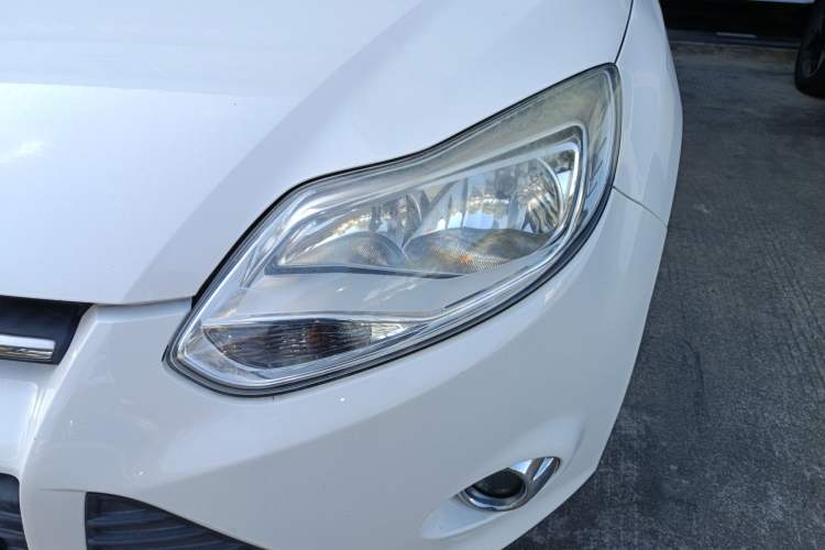 Used Ford Focus 2012 Sedan 1.6L Automatic Fashion Edition
