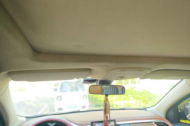 Used Soueast DX7 2015 1.5T Manual Luxury Model Headliner