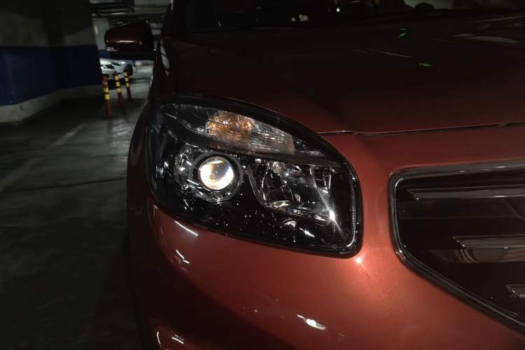 Used Renault Koleos 2012 2.5L 4x4 Comfort Edition with Navigation
