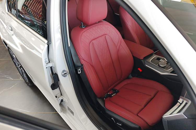 Used BMW 3 Series 2025 325i M Sport Package Right Front Seat