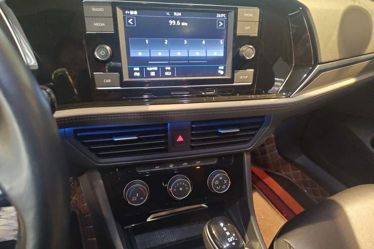 Used Volkswagen Sagitar 2019 280TSI DSG Comfort Version China V Standard Audio And AC Panel