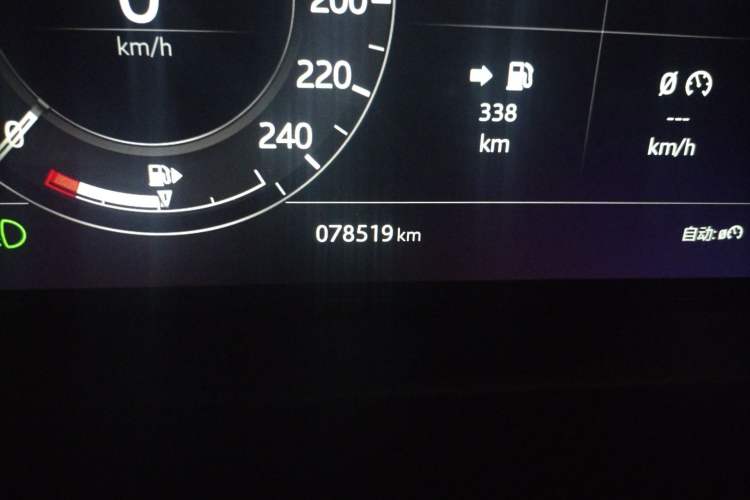 Used Land Rover Range Sport 2020 3.0 L6 HSE DYNAMIC Odometer Close Up