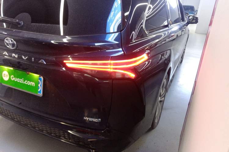 Used Toyota Granvia 2023 2.5L Hybrid Flagship VIP Edition Exterior 3