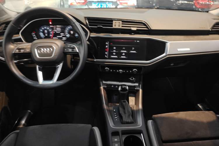 Used Audi Q3 2020 35 TFSI Ambition Dynamic Edition
