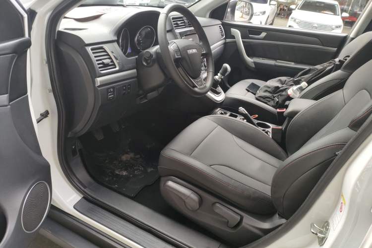 Used Haval M6 2019 1.5T Manual Two-Wheel Drive Elite Version China V Standard
