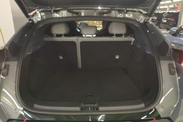 Used Lynk & Co Z20 2025 530 km Range Rear-Wheel Drive Max