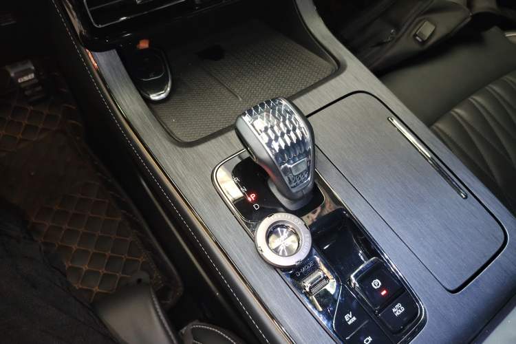 Used GAC Trumpchi GS8 2022 Dual-Engine Series 2.0TM Two-Wheel Drive Prestige Edition (7 Seats)