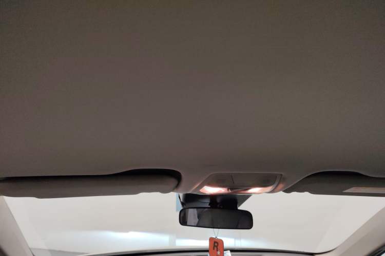 Used Hongqi E-QM5 2022 431 km Charge & Enjoy Edition