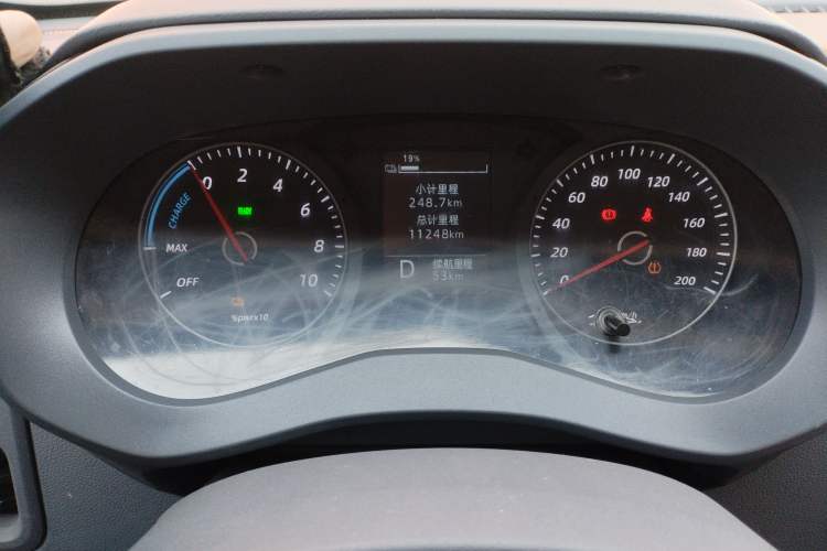 Used Wuling Yangguang 2024 300KM Comfort Version Passenger Van 75kW