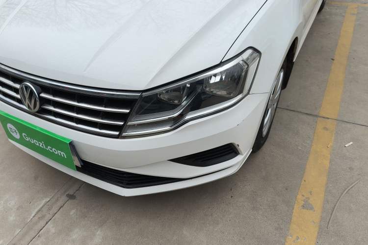 Used Volkswagen Jetta 2017 1.5L Manual Fashion Edition