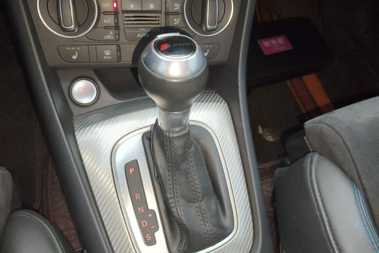 Used Audi Q3 2018 30th Anniversary Edition 35 TFSI Sport Model Gear Lever