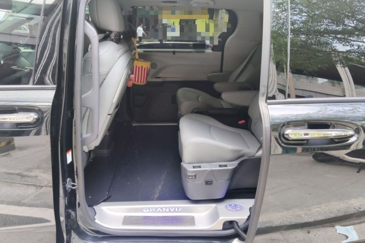 Used Toyota Granvia 2023 2.5L Hybrid Comfort Edition Left Rear Seat