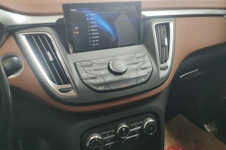 Used Soueast DX7 2015 1.5T Automatic Luxury Model
