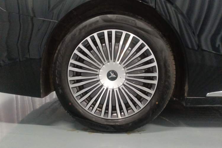 Used VOYAH Dream 2025 PHEV Four-Wheel-Drive Flagship Kunpeng Edition