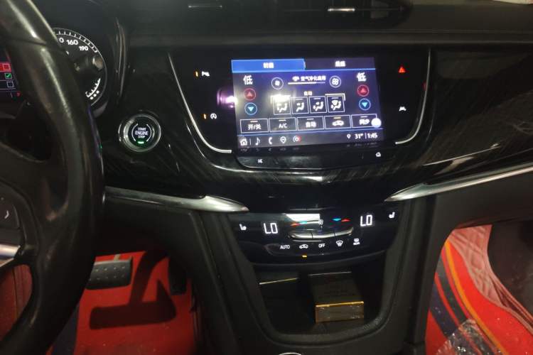 Used Cadillac XT6 2022 2.0T 7-Seater Two-Wheel Drive Luxury Version Audio And AC Panel