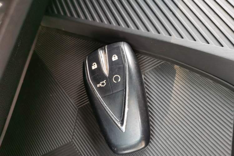 Used CHANGAN OSHAN Z6 2022 Blue Whale 1.5T DCT Luxury Model Vehicle Key