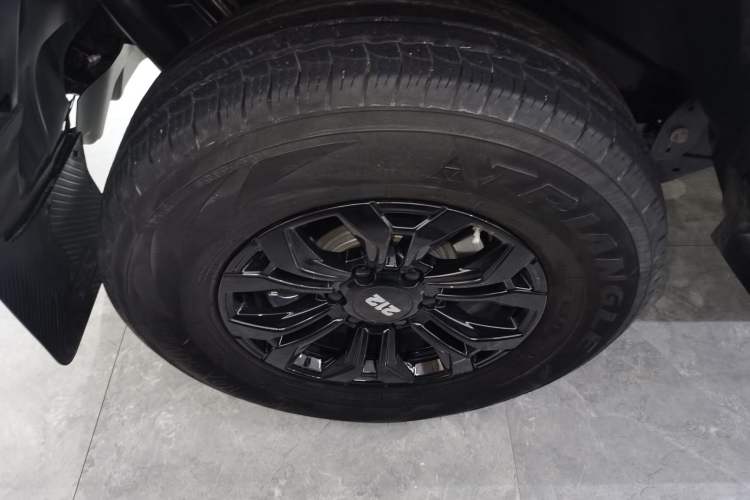 Used 212 T01 2024 2.0T Explorer
