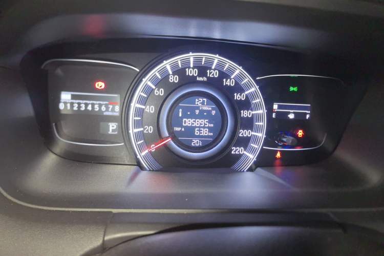 Used Honda Odyssey 2018 2.4L Smart Edition Odometer Close Up