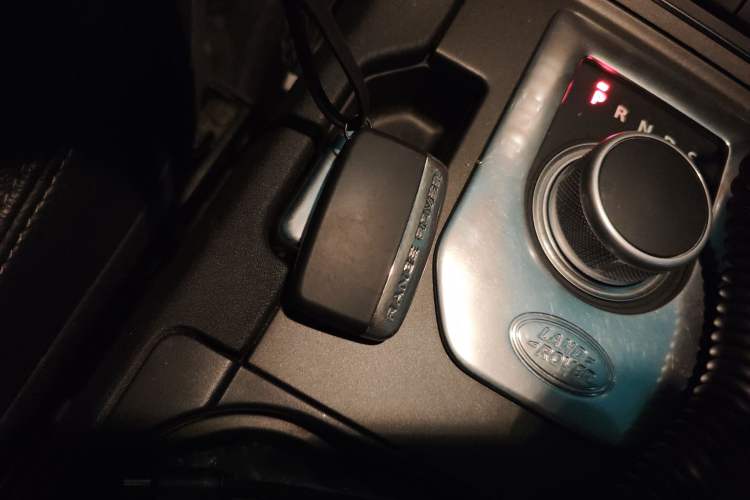 Used Land Rover Discovery 2016 3.0 SC Obsidian Black Heritage Edition SE