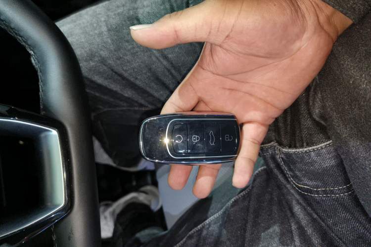 Used Chery Tiggo 9 2025 2.0T Automatic Two-Wheel Drive Luxury Edition 5 Seats