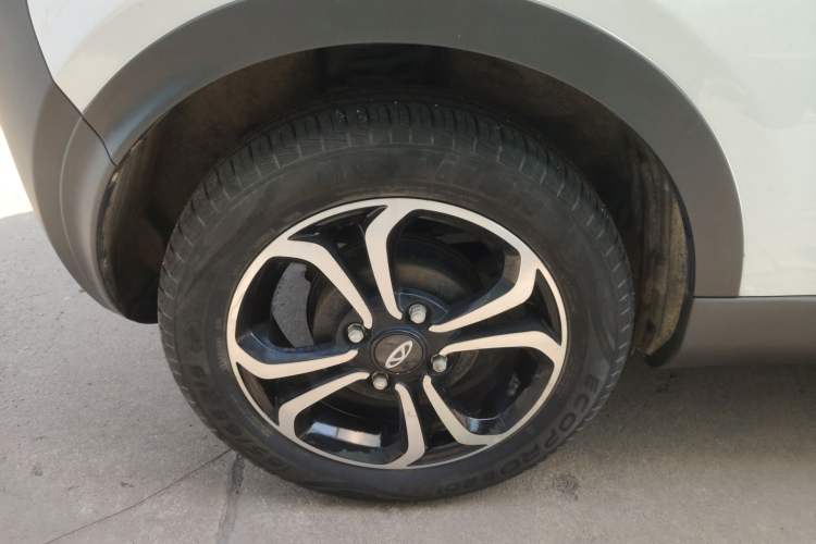 Used Chery QQ Little Ant 2021 150 000 Yuan Ant Fan Edition Ant Trend Version Lithium Iron Phosphate Right Rear Wheel Hub