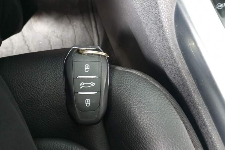 Used DS 6 2014 1.6T Luxury Edition THP160