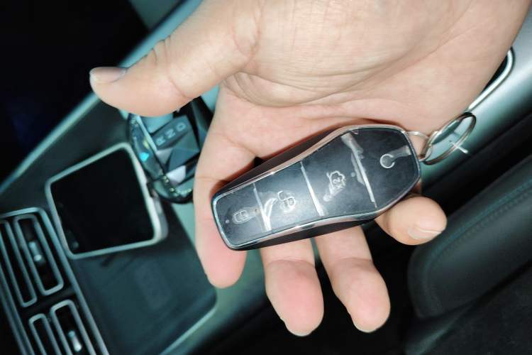 Used BYD Song Pro New Energy 2025 Second-Generation Intelligent Driving Version DM-i 115KM Excellence Edition Vehicle Key