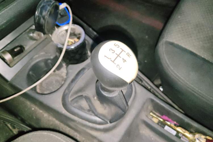 Used Dongfeng Fengon 330 2018 1.5L Manual Utility Version I DK15 Gear Lever